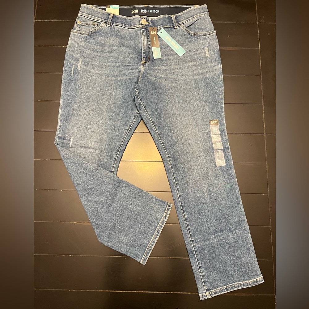 Plus Size Total Freedom Straight Leg Lee Jeans ~ New w/ Tags